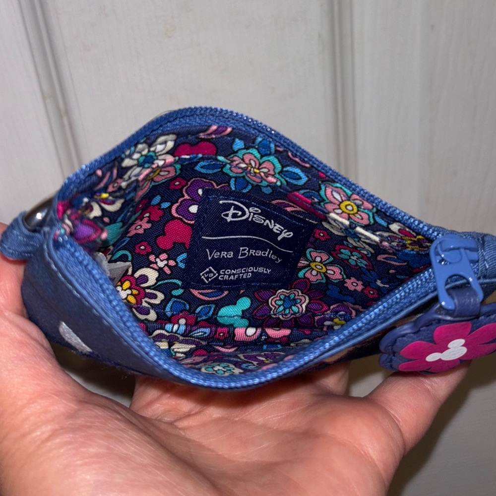 🩵 Disney Vera Bradley Zipper Pouch with Mickey Shaped Key Ring 🩵 - Picture 3 of 3